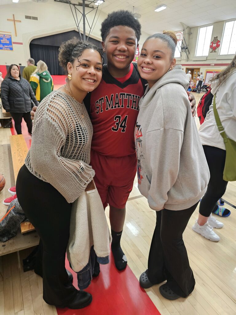 DaKarri and two of his sisters. 