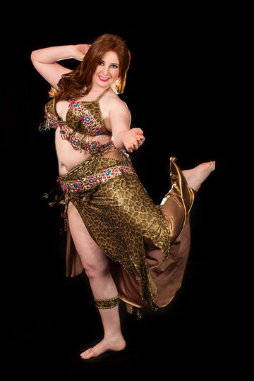 Enjoy a Feminine Art with Maali Shaker - Belly Dancer - Cincinnati, OH - Hero Main
