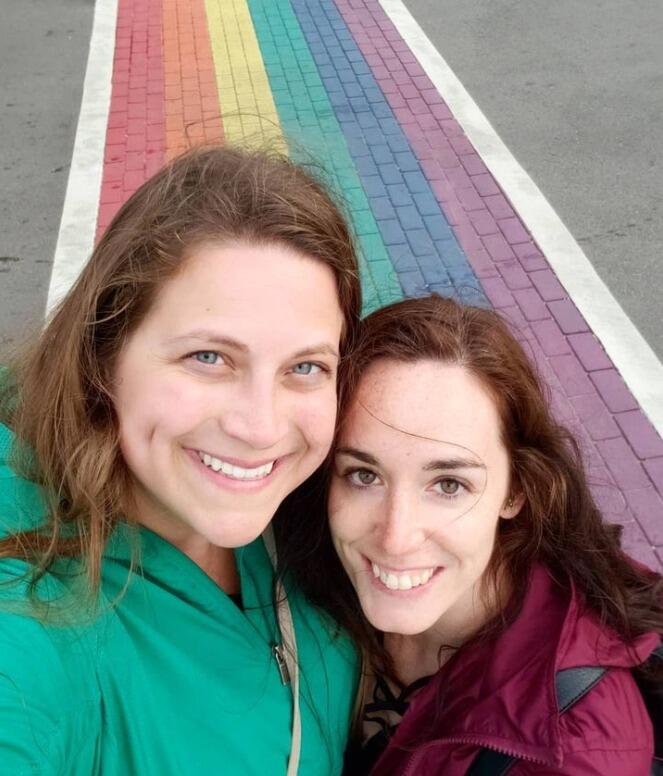A quick trip to Chicago where we caught a comedy show, toured the city by boat, and stumbled upon this photo op.