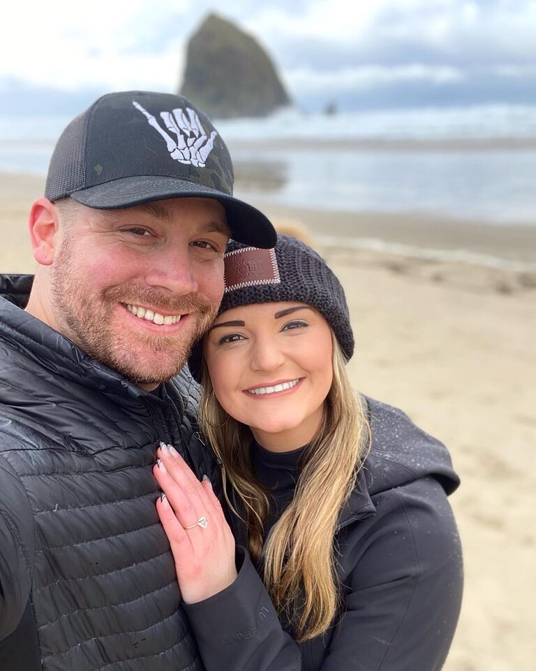 OUR ENGAGEMENT!
Cannon Beach - Oregon