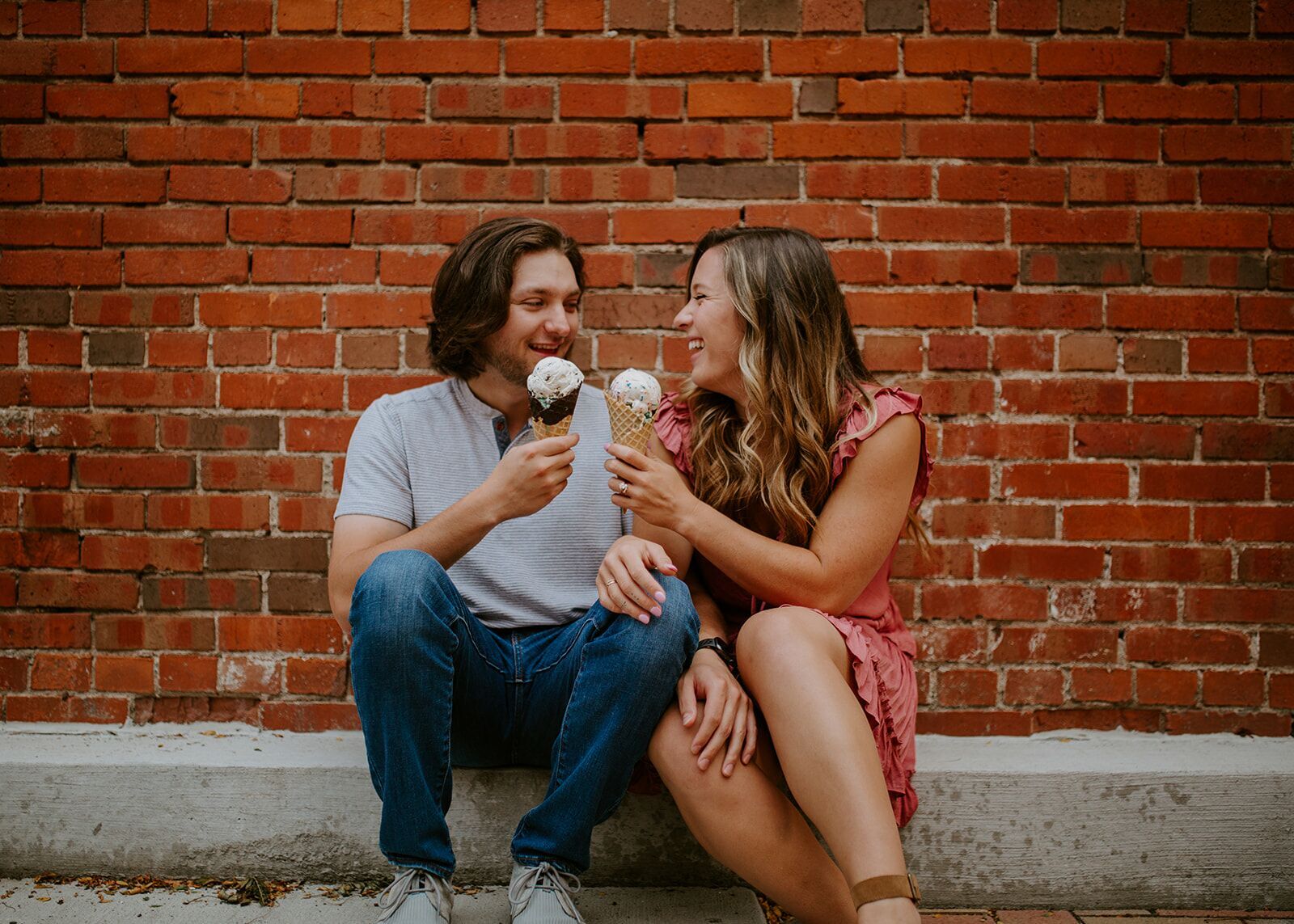Local photography picture of couple with ice cream