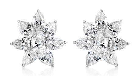 Essential V Stud Earrings - Luxury Jewelry Rental