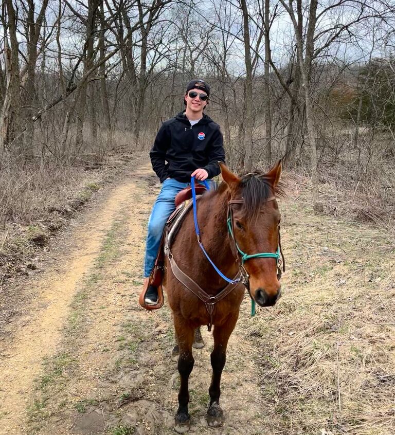 Trail Ride Date🐎
Galena, IL