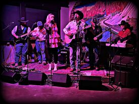 Dry Canyon Stampede - Country Band - Bend, OR - Hero Gallery 1