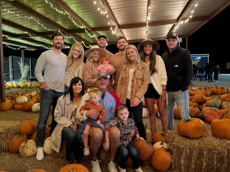 Rarely can we get everyone together but it's so fun when we do!! Happy fall with the Richey family!