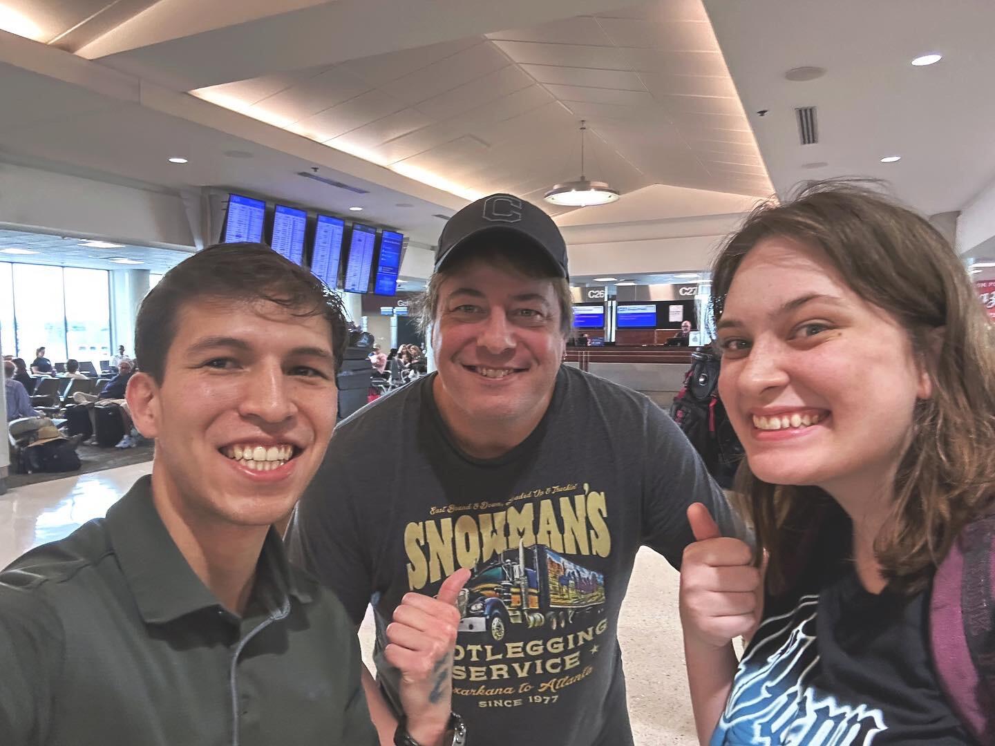 On the flight returning to Nashville, Katrina and Cecilio sat next to Taylor Swift's lead guitarist, Paul Sidoti! The couple loved getting to chat with him and tell him how much they enjoyed his performance the night before! 