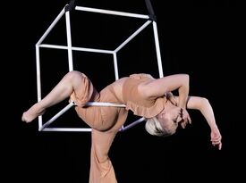 Megan Loreen - Circus Performer - Marshalltown, IA - Hero Gallery 1