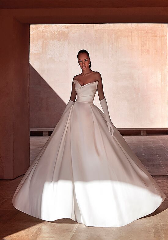 Princess cut wedding outlet dress