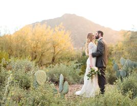 Arizona desert wedding with glam vintage dress