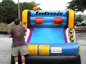 TeeBreeze Entertainment - Bounce House - Calgary, AB - Hero Gallery 2