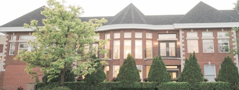 3:30pm Ceremony
Royal Venetian Mansion
400 Industrial Pkwy S, Aurora, ON L4G 6W8
