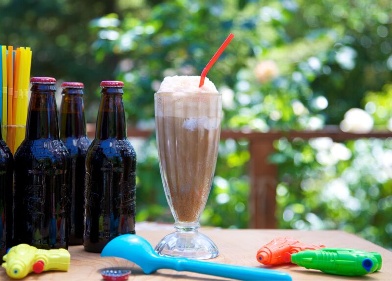 End of summer party ideas: soda floats