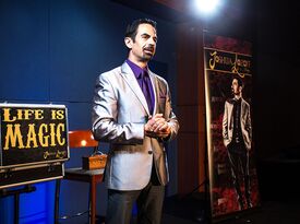 Corporate Magician | Joshua Lozoff - Magician - San Francisco, CA - Hero Gallery 4