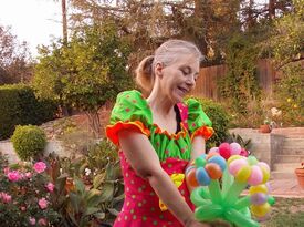 Ariel the Clown - Balloon Twister - Oxnard, CA - Hero Gallery 4