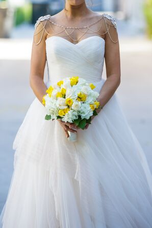yellow flower bouquets for weddings