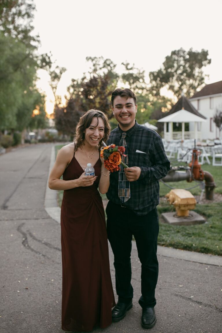 I caught the bouquet!! 
(Well, technically it was chucked at me, but what's the difference? haha)
