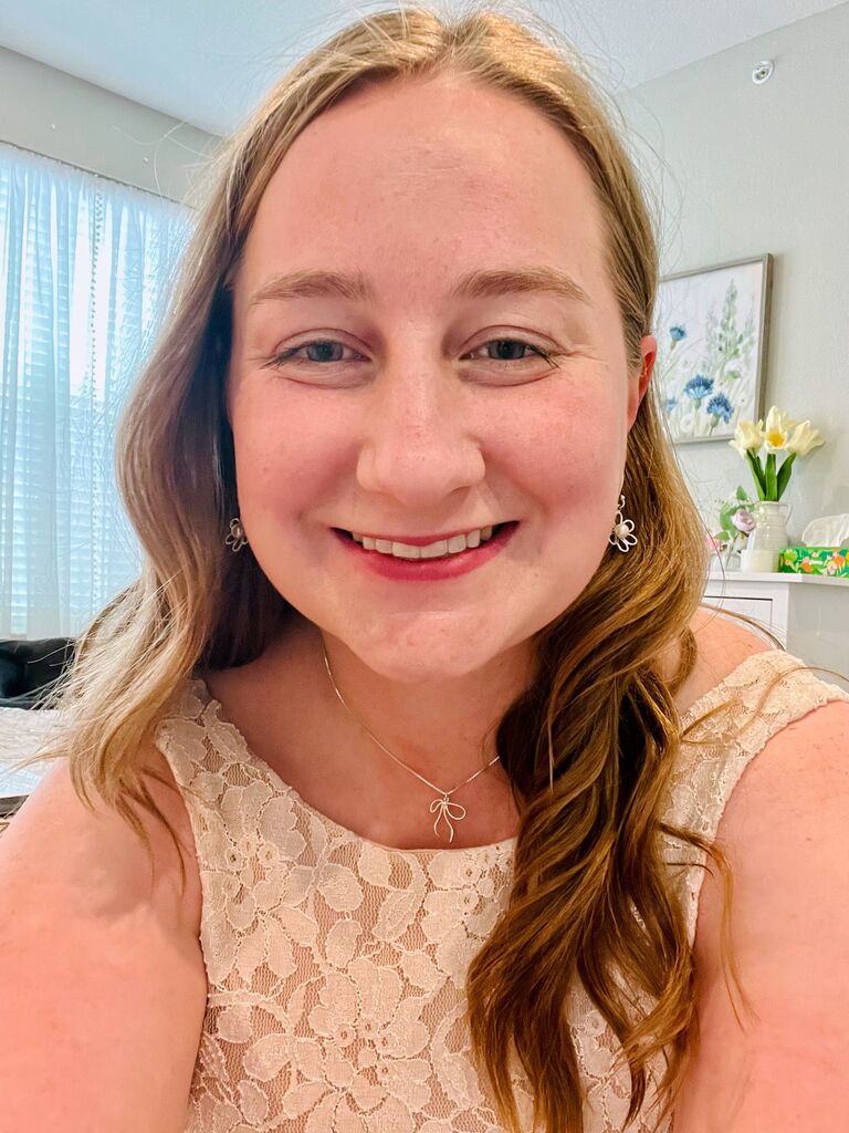 With 4 days left until the wedding, Bailey prepares and plans for the trip to Rhode Island!