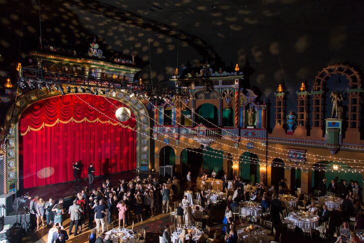 a-glamorous-wedding-at-uptown-theater-in-kansas-city-missouri