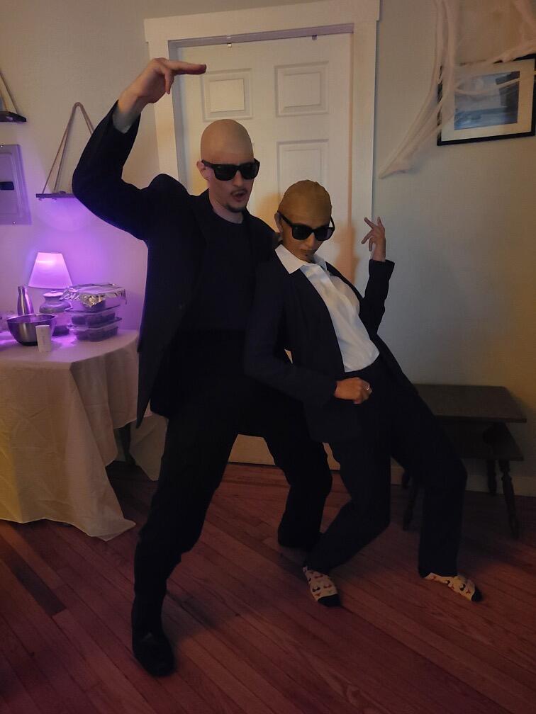 Pitbull-themed Halloween party??? Sign us up immediately!