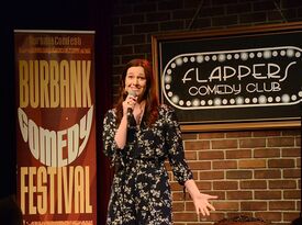 Caroline Cooke - Stand Up Comedian - Boston, MA - Hero Gallery 1