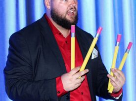 Seth Dreams Magic - Comedy Magician - Springfield, MO - Hero Gallery 4