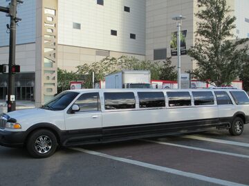 "Celebrity Limousines" - Event Limo - Orlando, FL - Hero Main