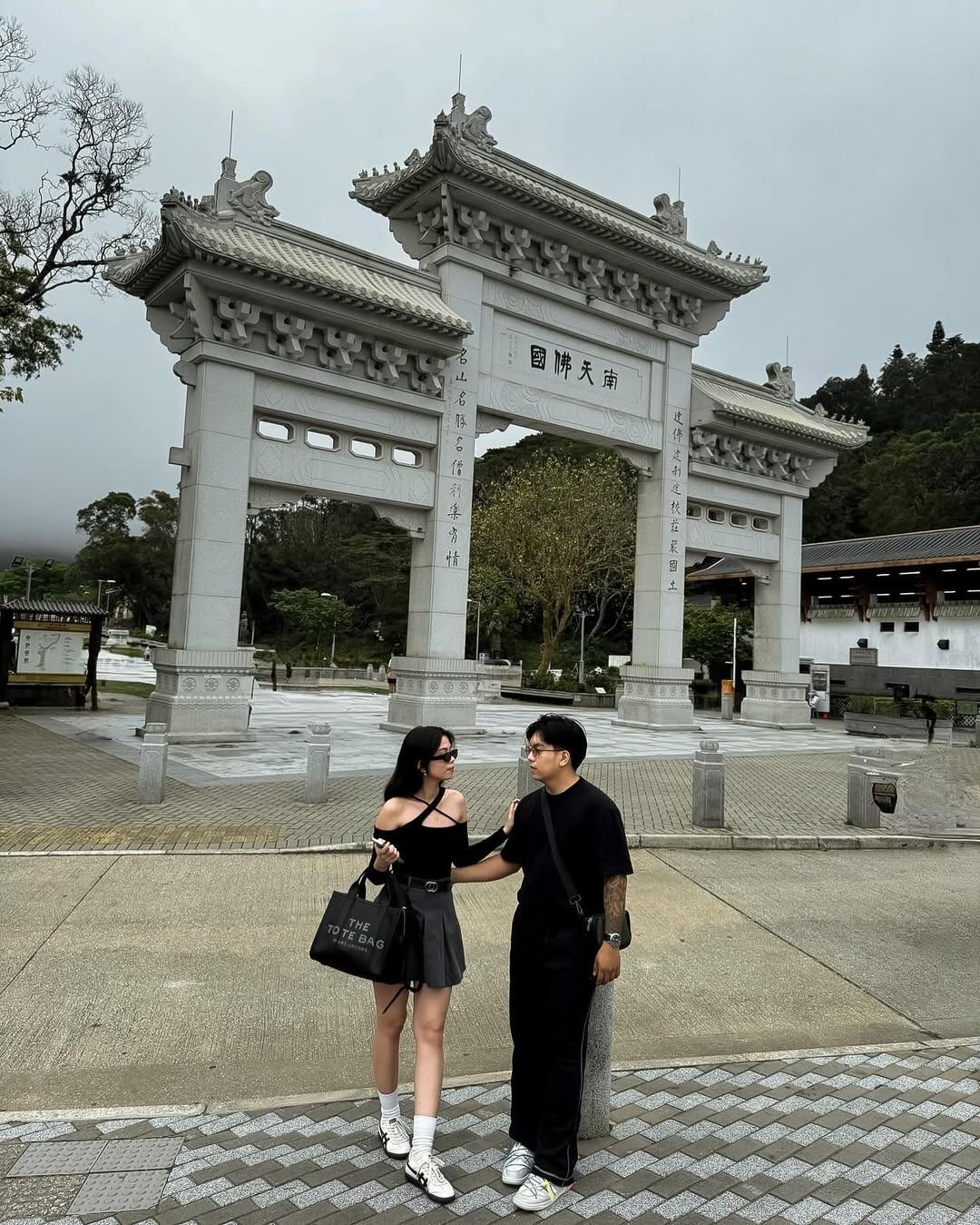 And this is where the travel bug officially kicks in. Hello, Hong Kong!