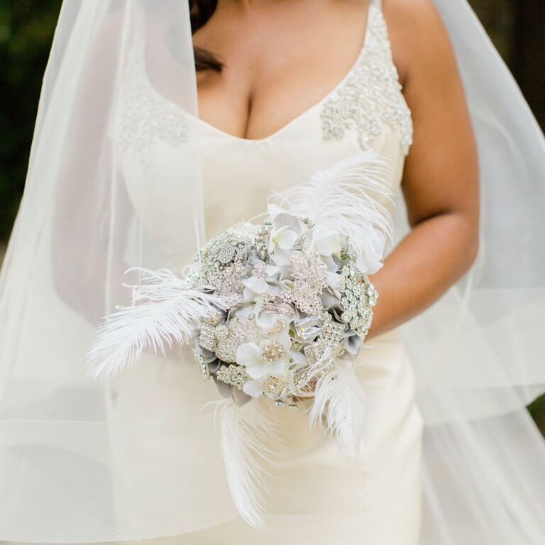 23 All-White Wedding Flower Ideas