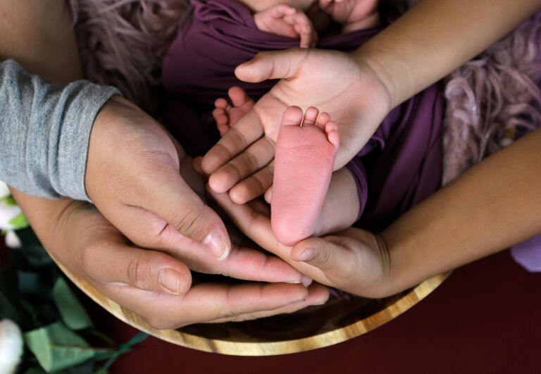 Our favorite photo showing off that we were now an ohana of 4.