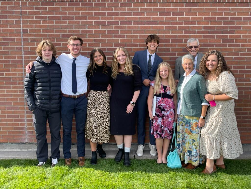 Max came to Bozeman and met the Blanchard family for the first time! (entire family not shown lol)