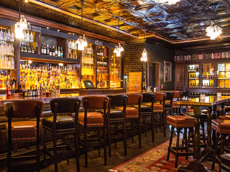 Ri Ra Irish Pub in Uptown Charlotte rehearsal dinner venue