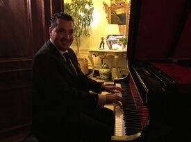 Alexander Borghese - Singing Pianist - Beverly Hills, CA - Hero Gallery 2