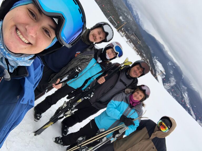 Sean travelled cross country with Michaela's family for their annual Christmas trip to Colorado where they met up with Michaela's brother, Nathan. The ring came with but trying to keep it a secret, Sean said nothing when his bag was put into the roof rack of the car. 