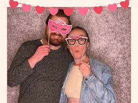 Capture Photo Booth - Photo Booth - West Des Moines, IA - Hero Gallery 4