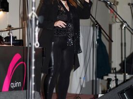 Kelly Quinn - Variety Singer - Detroit, MI - Hero Gallery 4