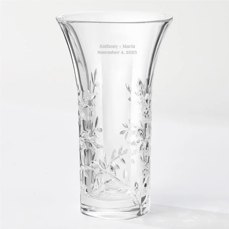 personalized glass vase for the best anniversary gift