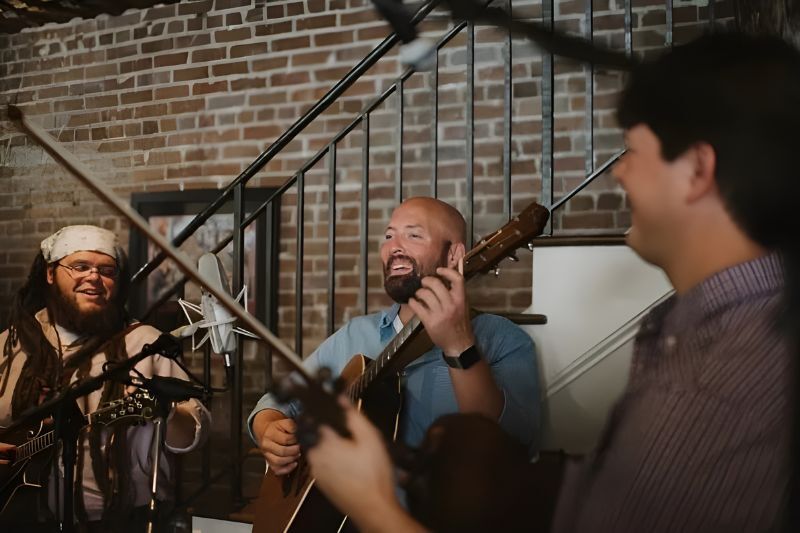 Apres ski party idea - acoustic band