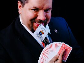 George Gee - Comedy Magician - Toms River, NJ - Hero Gallery 1