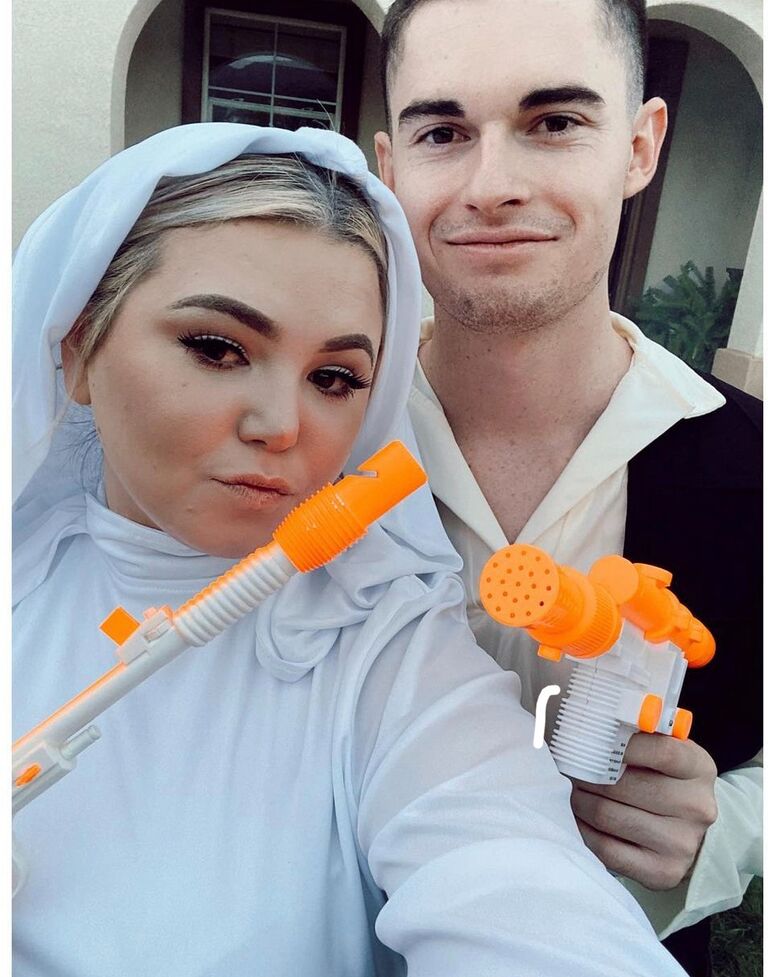 Even with the hard time of Covid going on this year, we wanted to cheer up and dress up together as Han Solo and Princess Leia!