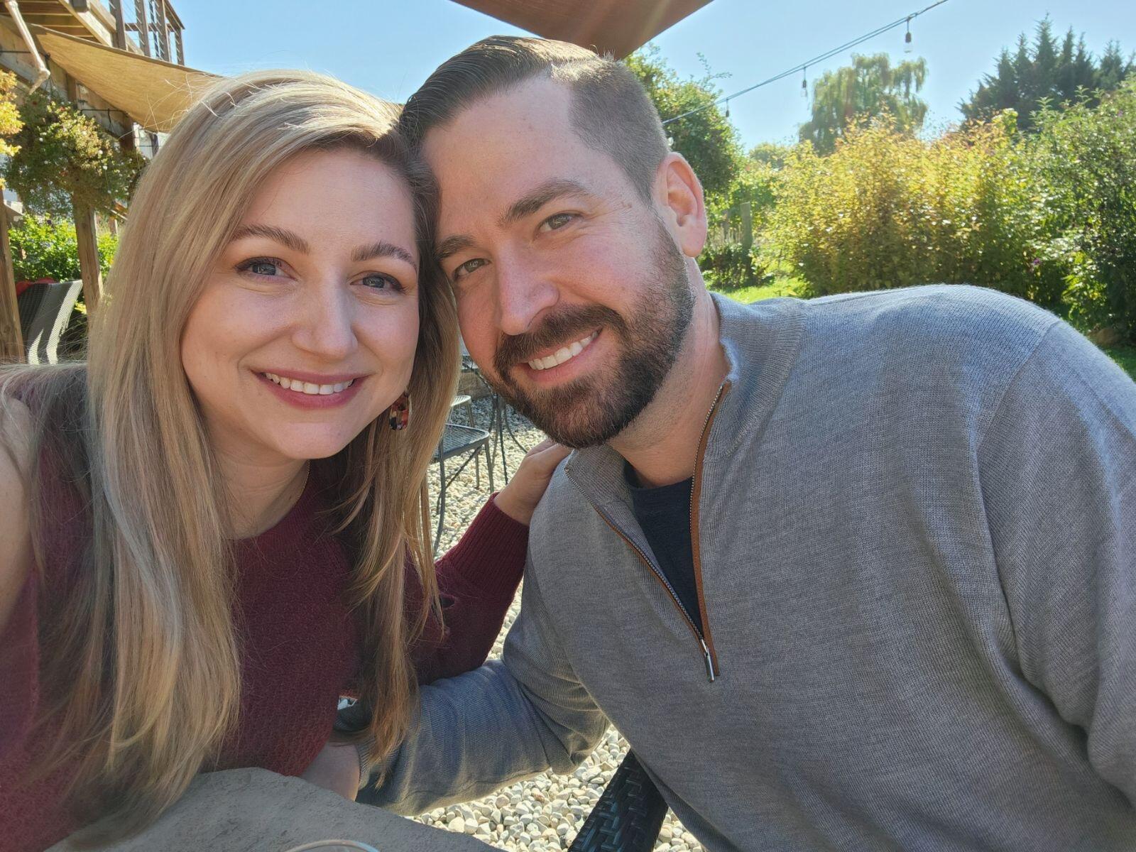 Megan’s first trip to Virginia came a few months later at the height of the autumn leaf color change, a beautiful time of year for us to fit in some of our favorite outdoor activities - visiting vineyards and going hiking. 