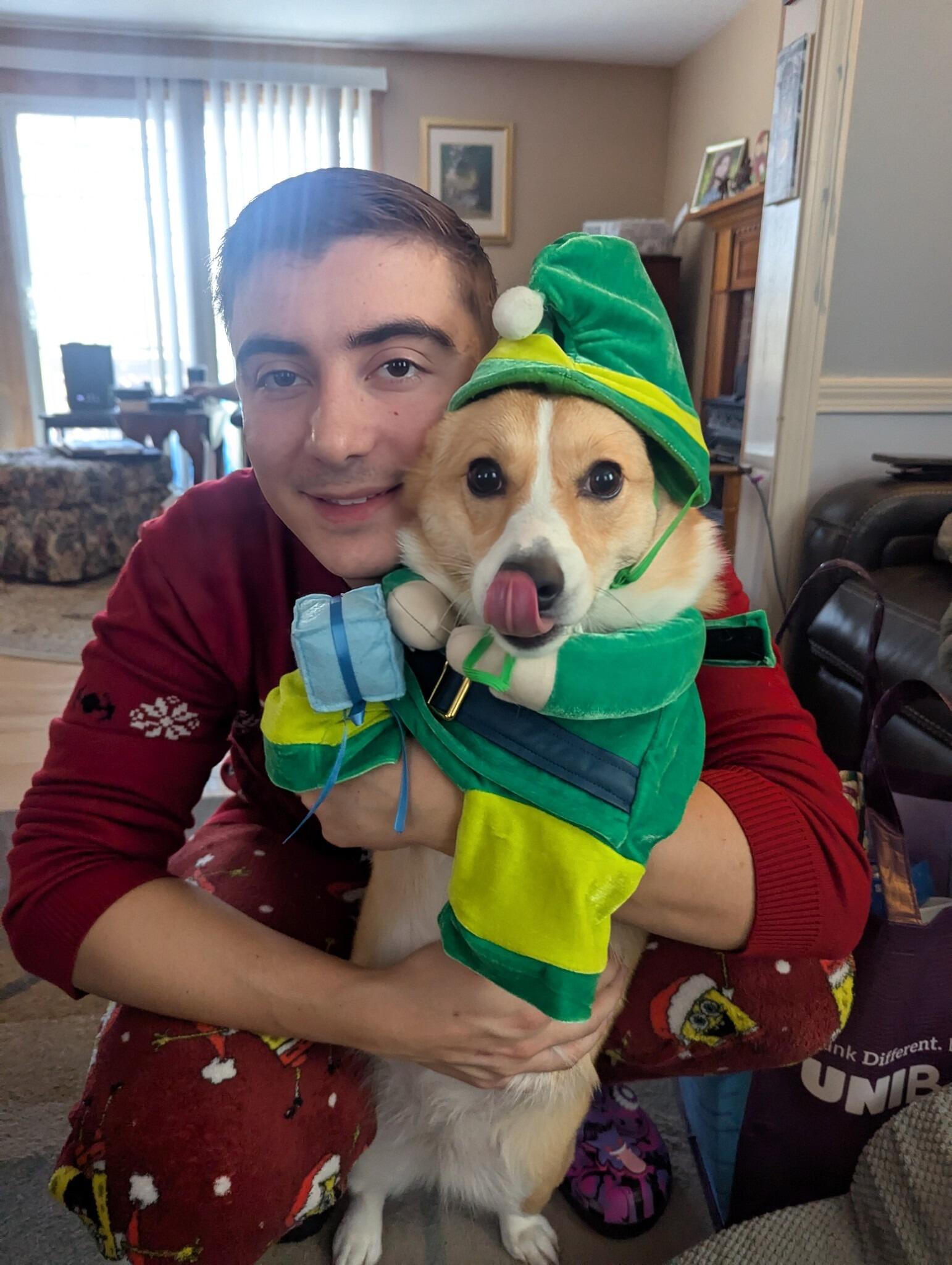 We spent our 2nd Christmas together as one big happy family! 🎄🐶❤️