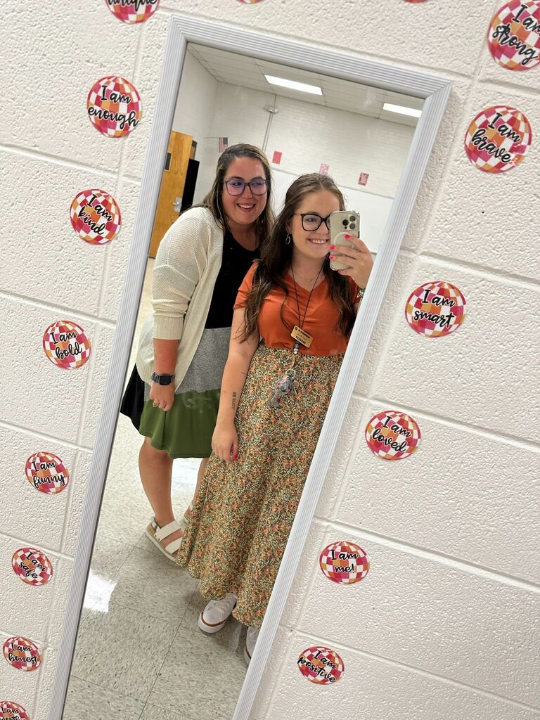 Amber starts her new job at Diamond! Meeting her best friend and Day of Coordinator
