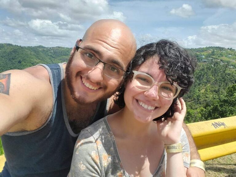 Matt visits Jeny in Puerto Rico and the couple starts realizing they might be more than just good pals