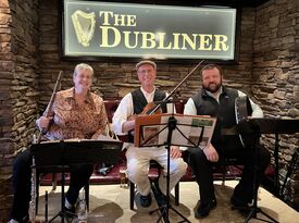 Killeeshil: Traditional Irish Music - Irish Band - Ipswich, MA - Hero Gallery 1