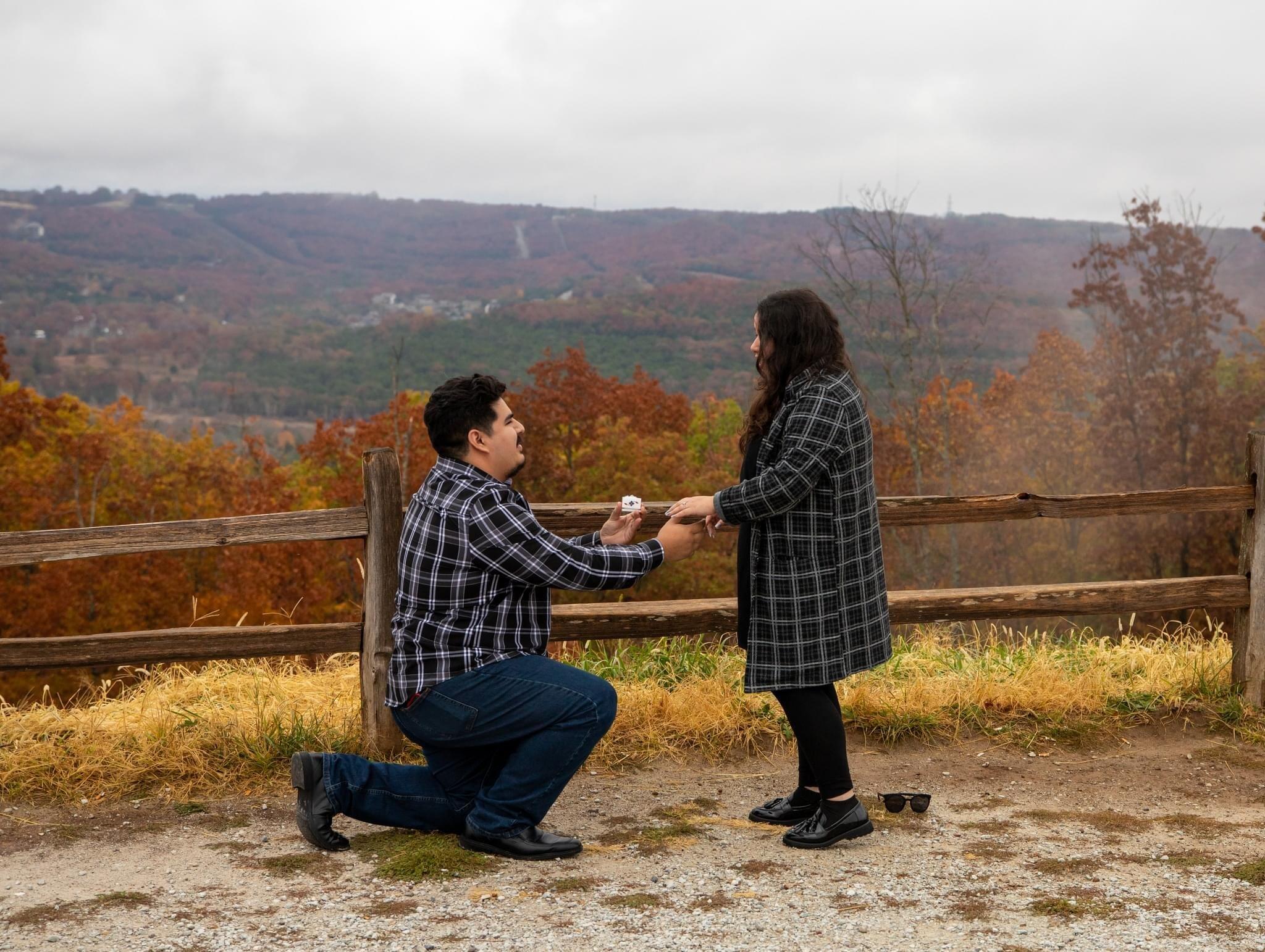 Jesus and Erica got engaged! 2022 was a great year with a lot of amazing adventures the biggest one leading them to their engagement.
/
¡Jesús y Erica se comprometieron! El 2022 fue un gran año, lleno de increíbles aventuras, siendo la más grande la que los llevó a su compromiso.