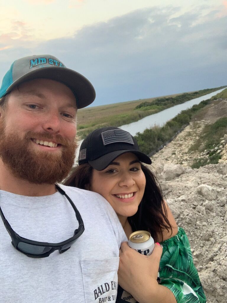We went on out first road trip! Looking for gators, fishing and snacking with the best playlist! 