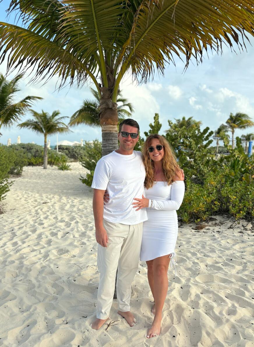 The couple celebrated Derek’s sister Nikki and Dave’s wedding in Mexico! It was so special to witness their family growing together. 