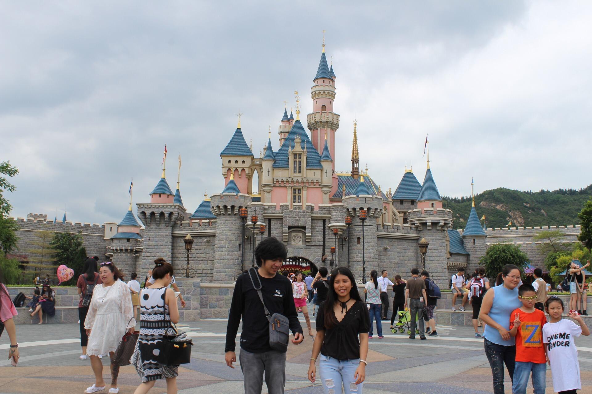 We're in the happiest place on earth, Hongkong Disneyland.