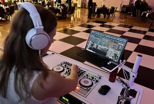 GLOW PARTY - Groove Machine Mobile DJ BEST in Portland & Vancouver