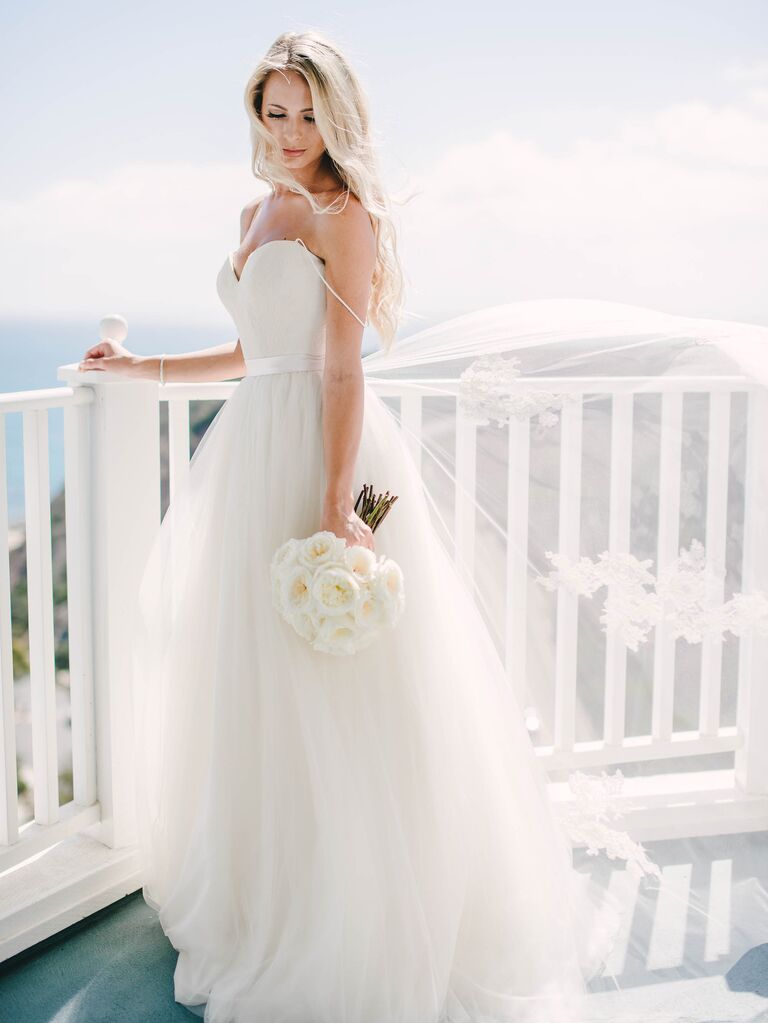 Hairstyles Perfect For A Beach Wedding